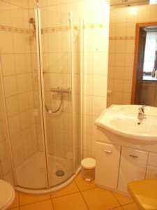 Bad mit Dusche